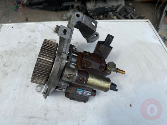 FORD FİESTA MAZOT POMPASI