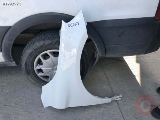 VOLVO XC60 SAĞ ÖN ÇAMURLUK 30762402