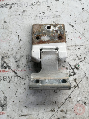6K9827302 vw caddy 2000 sağ arka bağaj kapağı menteşesi