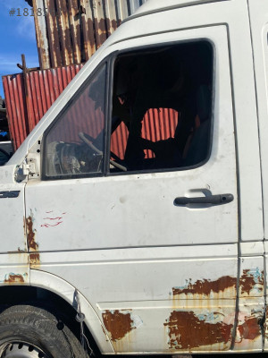 VOLKSWAGEN VOLT LT35 SOL ÖN KAPI ÇIKMA