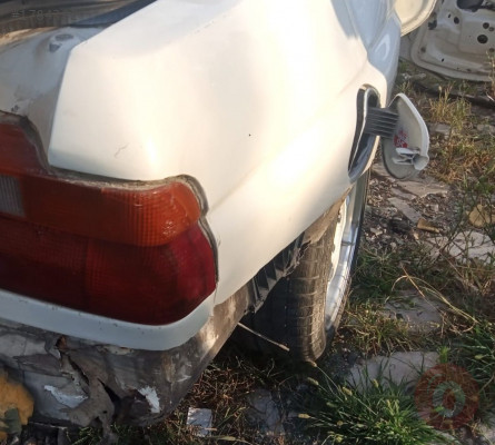 Ford escort 16v efi 1.6 çıkma sağ arka çamurluk
