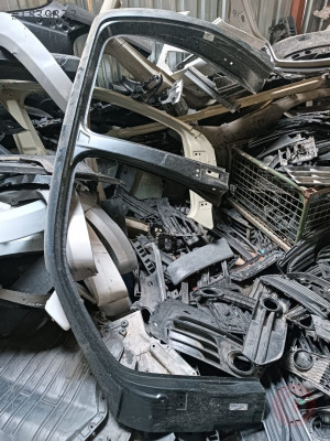 Volkswagen Amaroğ sol direk sacı çıkma