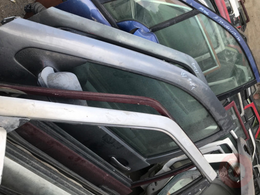 Volkswagen golf dört sol ön kapı