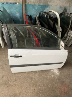 FORD FİESTA SAĞ ÖN KAPI