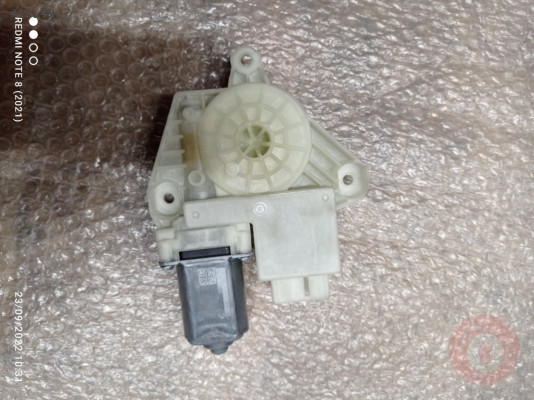 5Q4959811H 5Q4959811E  CAM KALDIRMA MOTORU SOL ARKA PASSAT 2