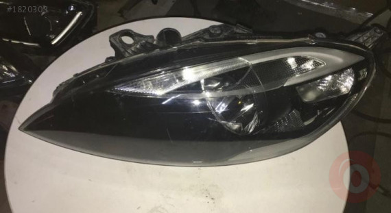 Volvo v40 sol ön far çıkma