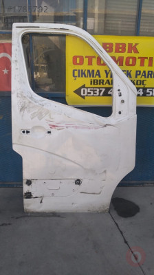 Renault master 3 çıkma sağ ön kapı