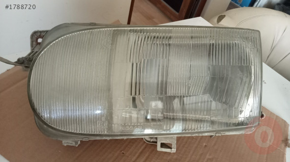 Nissan vanetto çıkma sol ön far