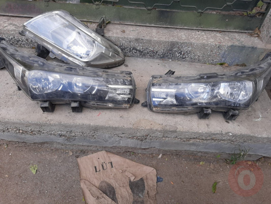 TOYOTA COROLLA SAĞ SOL FAR ÇIKMA ORJİNAL PARÇALAR