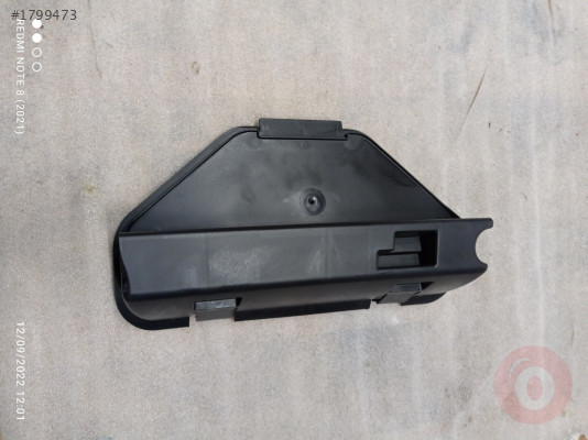 8W5827569 BAGAJ HIRSIZLIK KORUMA KAPAĞI İÇ AUDİ A4 A5 2016>>