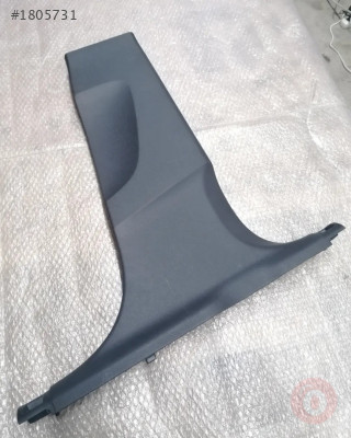 8U0867240A SAĞ ORTA DİREK ALT KAPLAMASI