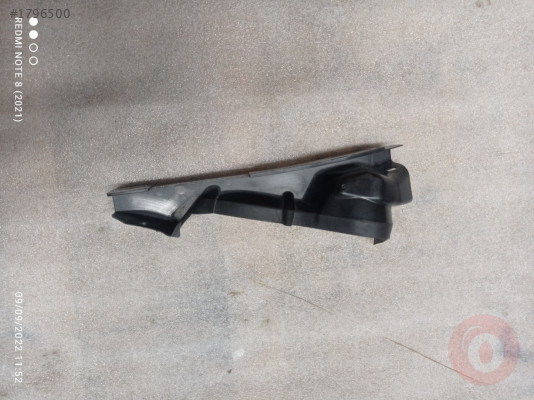 4G0805234/4G0805234A ÇAMURLUK BRAKETİ SAĞ ÖN AUDİ A6 A7 2011