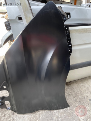 Ford Custom Sağ Ön Çamurluk Orjinal