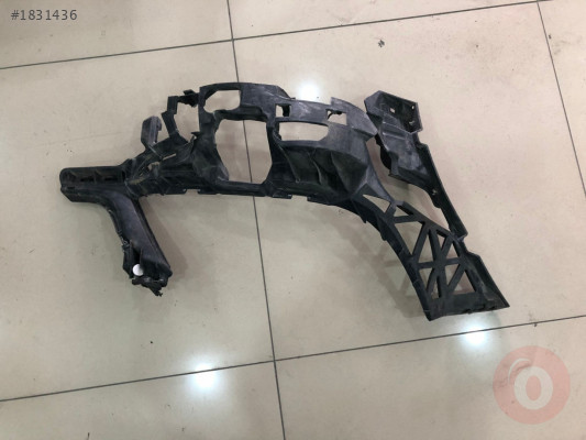 MERCEDES W204 ÖN TAMPON BRAKETİ SAĞ A2048854265
