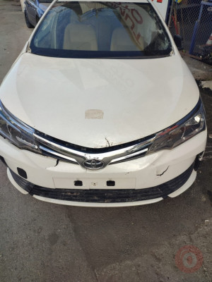 2013 2018 Toyota Corolla ön kaput sedefli beyaz