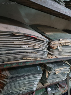 98-00 TOYOTA AVENSİS SAĞ ARKA CAM ÇAVUŞOĞLU