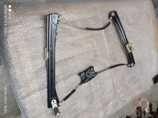 5NA837462A/5NA837462 MOTORSUZ CAM OTOMATİĞİ SAĞ ÖN KAPI TİGU