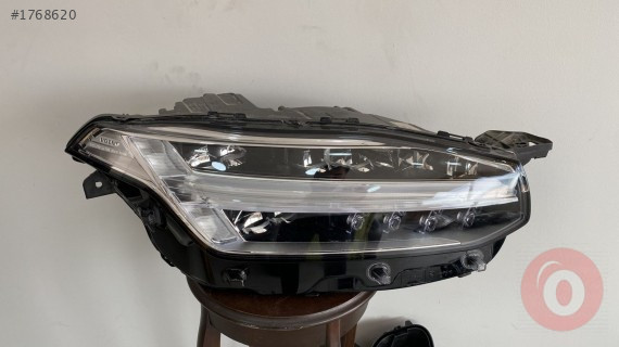 VOLVO XC90 HATASIZ ORJİNAL ÇIKMA SAĞ FAR