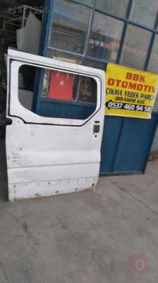 Renault trafic çıkma sağ sürgülü orta kapı az hasarlı