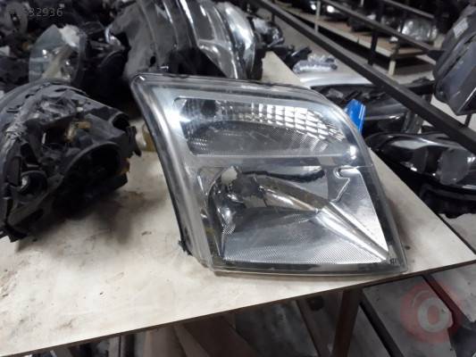 2008 ford connect sağ far oto çikmacım