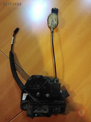 Renault cilo sağ ön kapı kilidi 805004945R