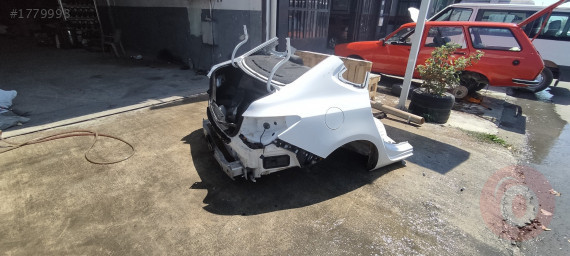Opel Astra J kesme arka çamurluk