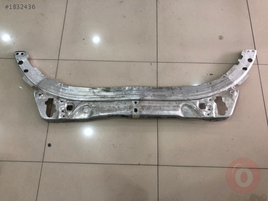 MERCEDES W205 ÖN PANEL ÜST SACI A2056214301