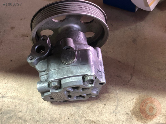 Audi A4 A5 1.8 2.0 tfsi direksiyon pompası 8K0145153F