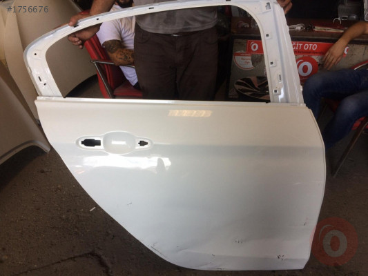 Fiat Egea sağ  arka kapı çıkma