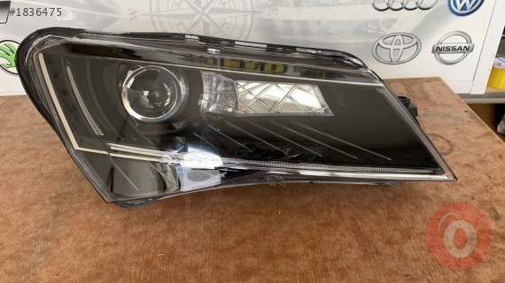 SKODA SÜPER B  ÇIKMA SAĞ FAR