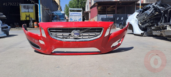 Volvo s60 ön tampon kırmızı