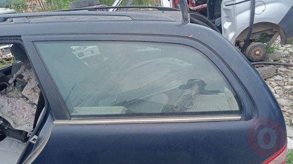 mercedes  w210 sw çıkma sol arka çamurluk camı