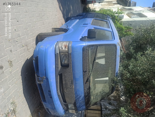 Mazda E2200 göğüslük
