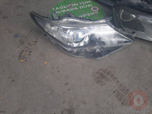 TOYOTA AURİS SAĞ FAR ÇIKMA ORJİNAL PARÇALAR