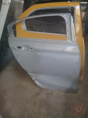 fiat egea sağ arka kapı