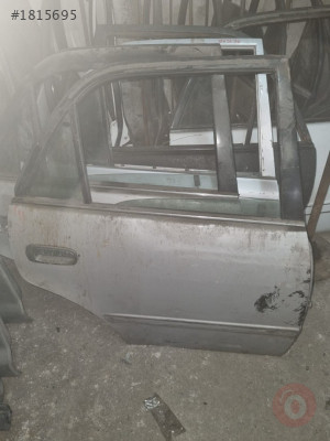 93-97 TOYOTA CARİNA SOL ARKA KAPI
