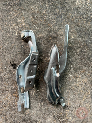 Skoda Rapid Kaput Menteşesi