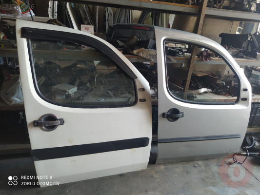Fiat Doblo sağ ön kapı orjinal hatasız beyaz 2004