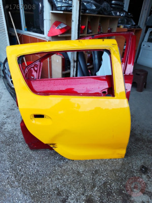 SANDERO STEPWAY SAĞ ARKA KAPI