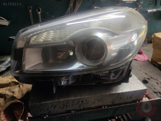 Nissan Qashqai sol ön orjinal far