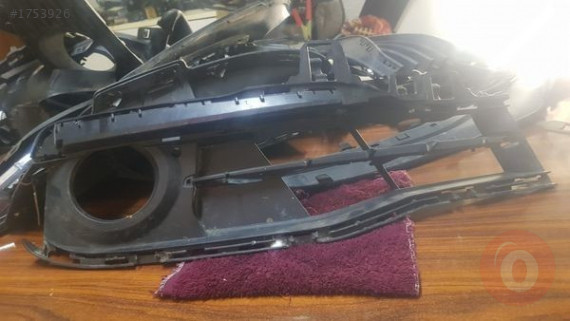 BMW f30 Sağ sis far kapağı 2014-2018 çıkma