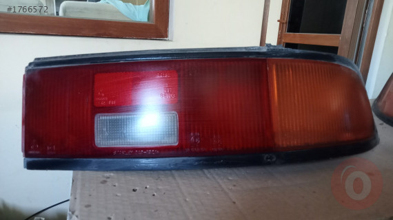 Mazda 323 hb çıkma sağ arka stop
