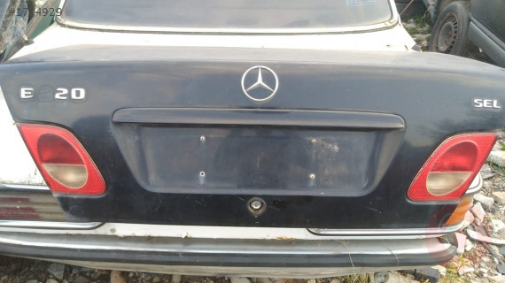 mercedes e-class w210 çıkma bagaj kapısı