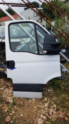IVECO DAİLY EURO 5 SAĞ ÖN KAPI ÇEVİK OTO BURSA