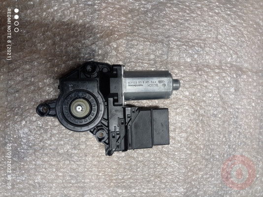 5K0959704D 1K0959704AL 5K0959704C  CAM KALDIRMA MOTORU SAĞ A