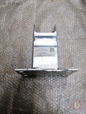 8W0807134 ÖN TAMPON DEMİRİ TUTUCUSU SAĞ