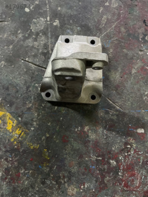 Bmw alüminyum sağ motor kulağı n47 f20 f30