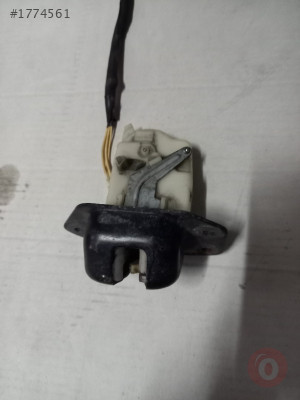 Nissan Note arka bagaj kilidi