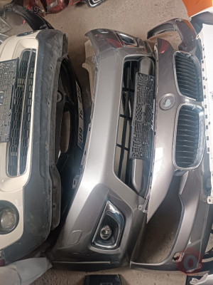 Nissan Navara dolu gri ön tampon çıkma