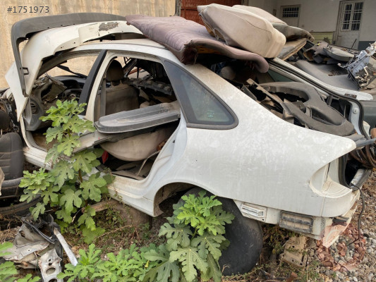 RENAULT LAGUNA 1 SOL ARKA ÇAMURLUK ORJİNAL ÇIKMA